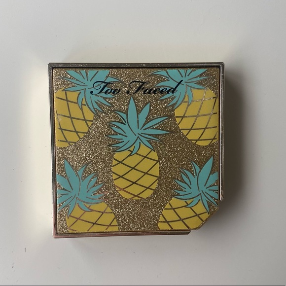 Too faced pineapple bronzer - Picture 2 of 6